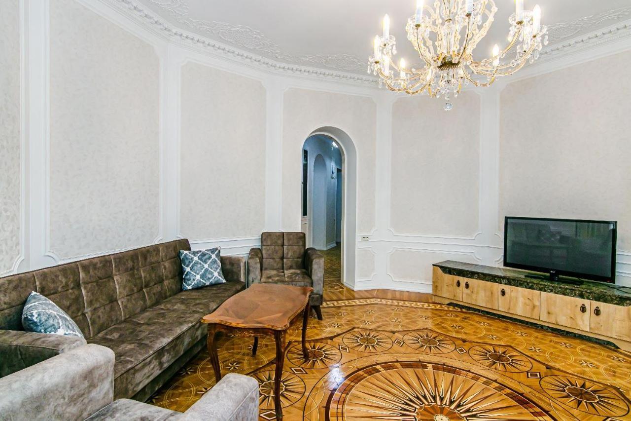 Apartment Azercell In The Fountain Baku